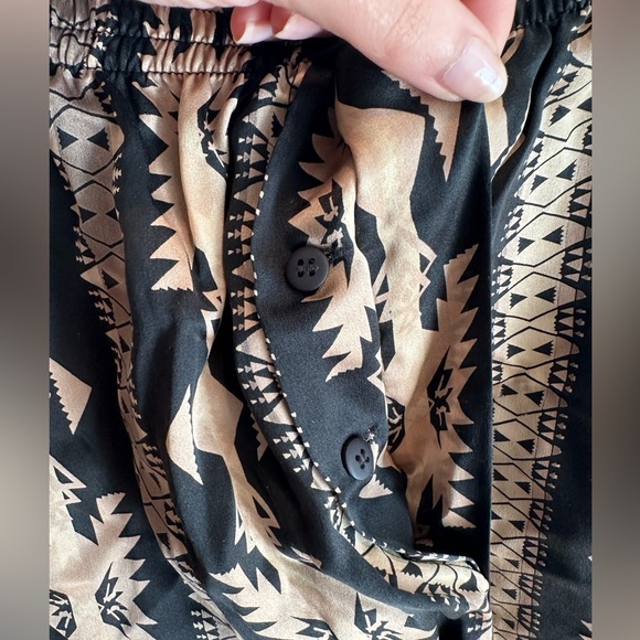 Vintage Max Deco 100% silk shorts, size L - Picture 4 of 5